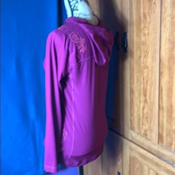 L.L. Bean Woman’s Athletics Shirt XS Emboirderd hoodie Pink Polyester Spandex - Picture 7 of 12